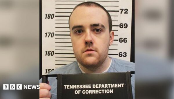 Manhunt under way for Tennessee killer who escaped prison through a fence
