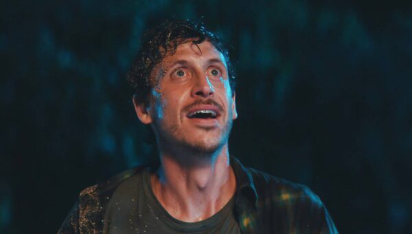 Netflix’s New Sci-Fi Movie Brings An Alien Back To Earth 20 Years Later With A Dangerous Secret