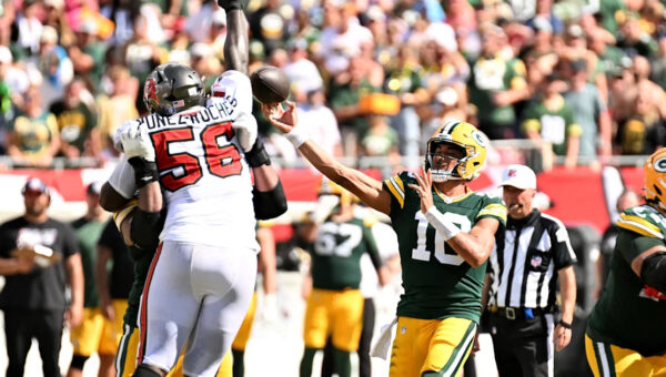 Why didn’t Kevin Zeitler play vs. Bucs? What happened on Jordan Love’s INT?