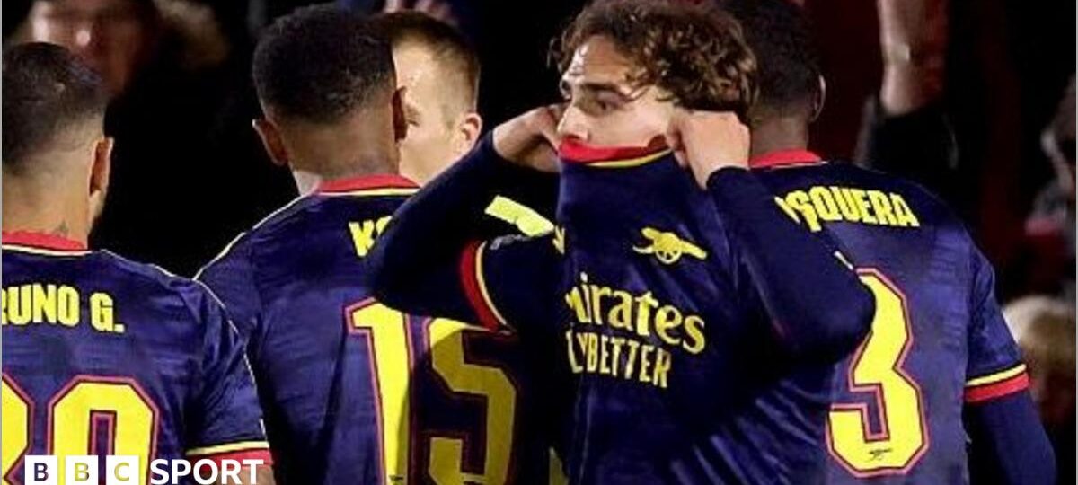 Arsenal to appeal against Dowman red card