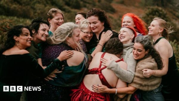 When a wedding fell apart, 11 strangers helped create something unforgettable