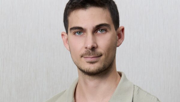 Lightspeed is betting this startup can lure shoppers with a feed of AI images. Read the pitch deck it used to raise $7M.