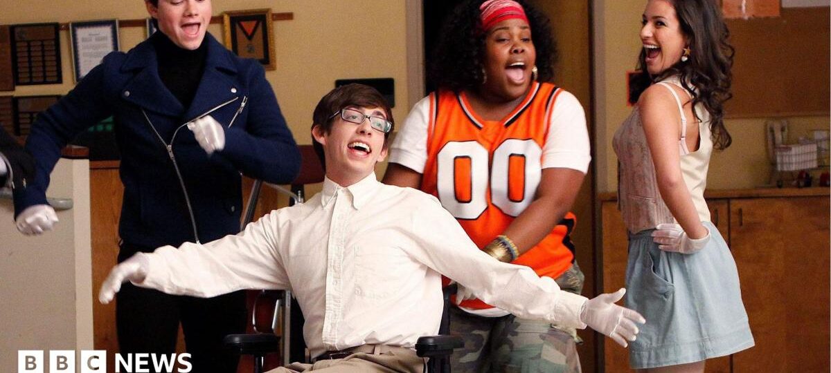 Don’t Stop Believin’ – high school musical Glee set for reboot