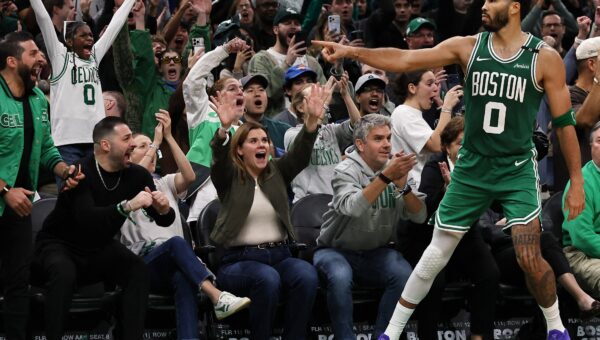 Jayson Tatum comes in clutch, leads Celtics to 107-103 win vs. Knicks