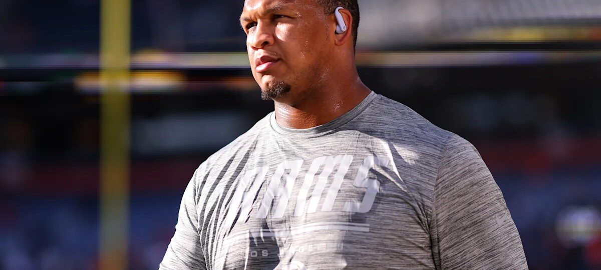 Alaric Jackson punches Bradley Chubb in the head during heated postgame exchange after Bills' OT win over Rams