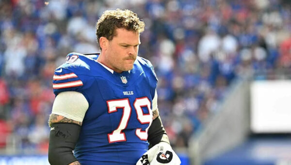 Key Bills O-lineman exits MNF with injury