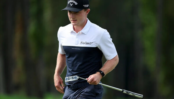 Blades Brown posts back-to-back eagles, shoots 61, on the brink of PGA Tour card