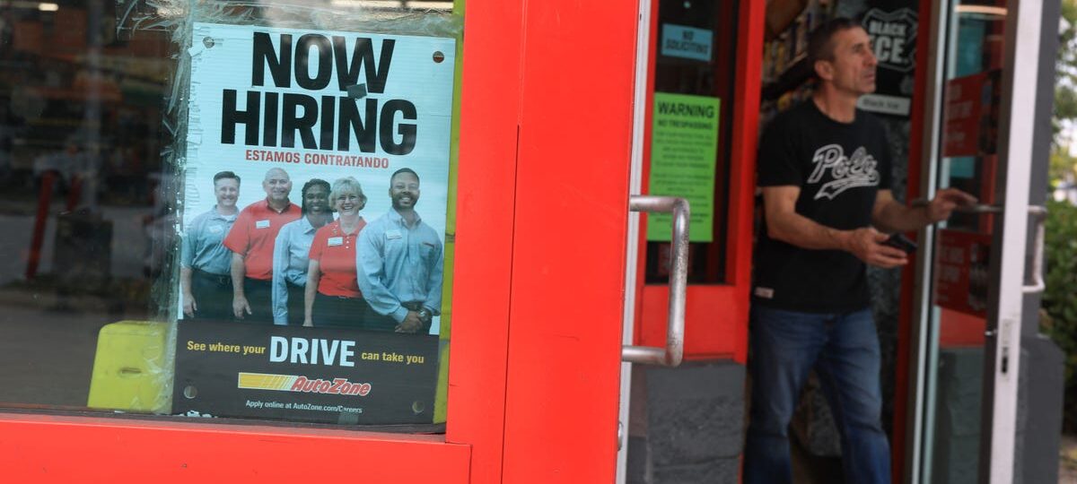 Retail's holiday hiring push is shaping up to be worse than last year's disappointing run