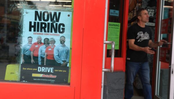 Retail's holiday hiring push is shaping up to be worse than last year's disappointing run
