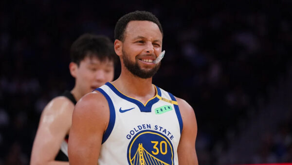 Stephen Curry limps off court at Warriors practice, Kerr says he’s ‘fine’