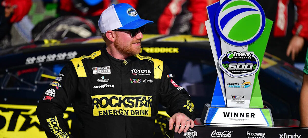 NASCAR takeaways: Chase is wide open after Kyle Larson's Phoenix trouble