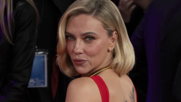 Scarlett Johansson’s 108-Minute Sci-Fi Thriller Is the Perfect Watch Before It’s Cut From Netflix