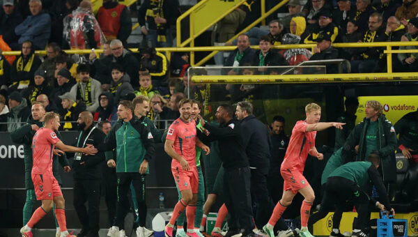 Bundesliga match has a crazy finish with four goals in 12 minutes