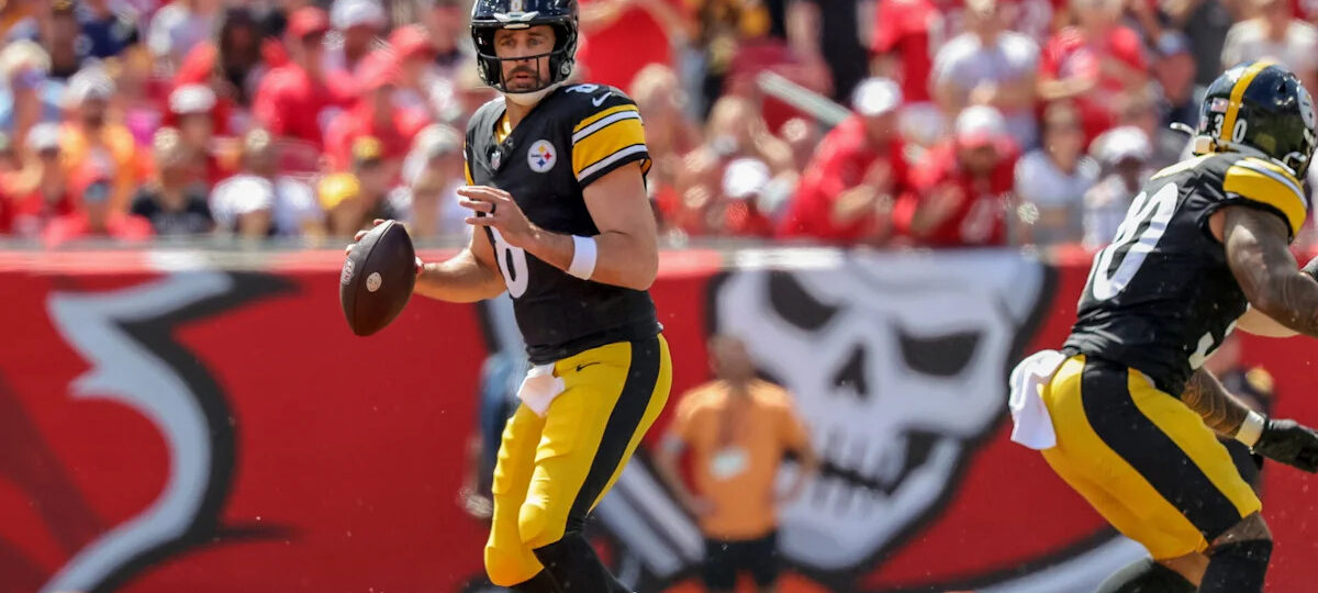 Aaron Rodgers’ TD throw has Steelers within 16-10 of Bucs