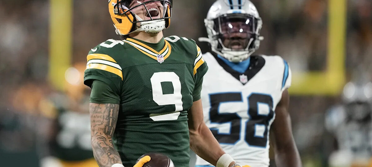 WATCH: Christian Watson returns to the field after going to hospital