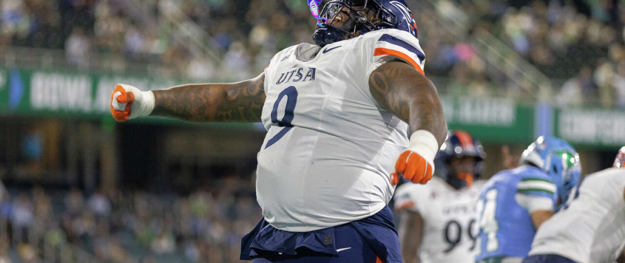 UTSA shakes off opening pick-six, routs Tulane to remain unbeaten in American