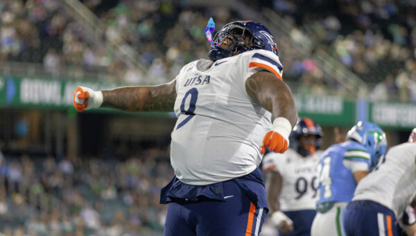 UTSA shakes off opening pick-six, routs Tulane to remain unbeaten in American