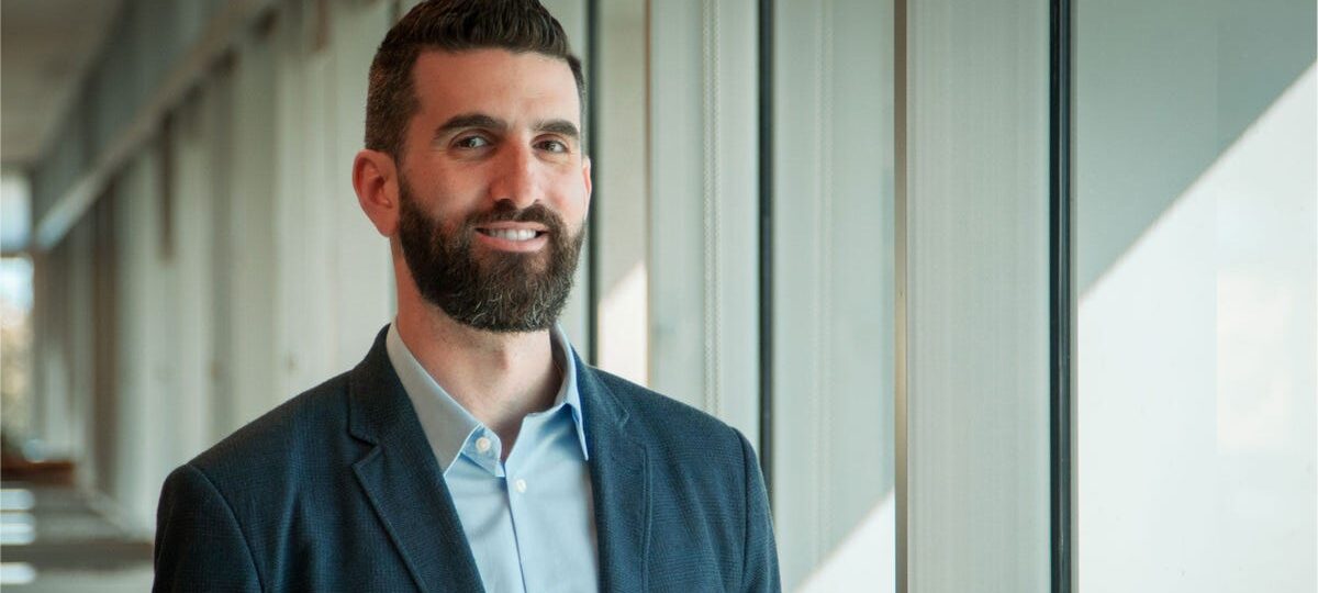 This CEO wants to challenge Tesla’s charging dominance. He’s teaching dealerships how to make the EV pitch.