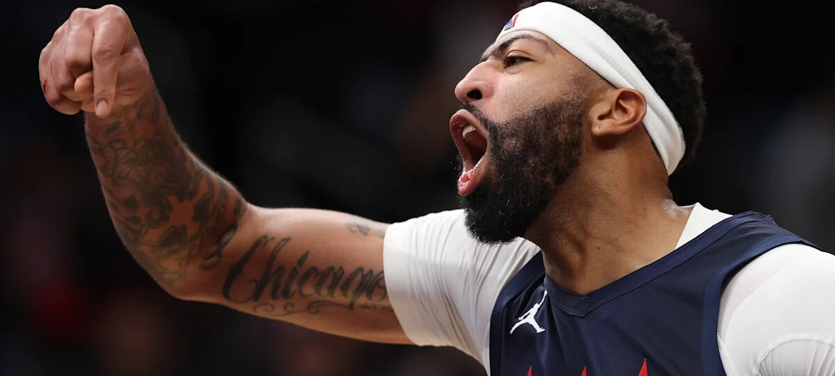 Anthony Davis praises Wizards crowd in home opener, jokes that first game last season felt like 'Dress Like a Seat Night'