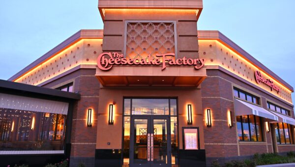Cherry on top: Cheesecake Factory dishes out an earnings win from the center of the Obama-Trump controversy