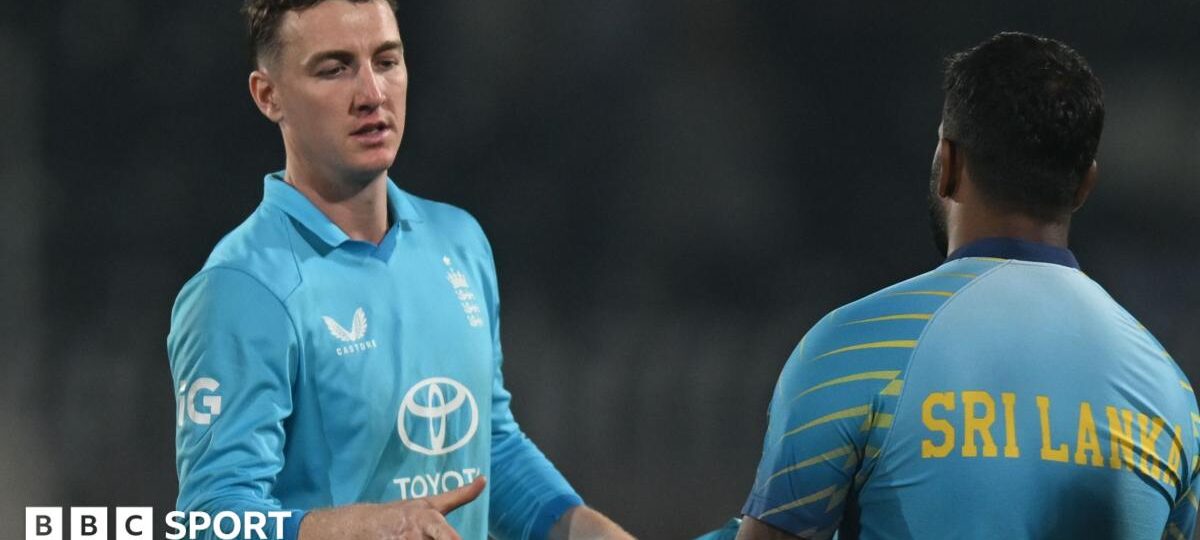 England out of tri-series after Sri Lanka beat Pakistan