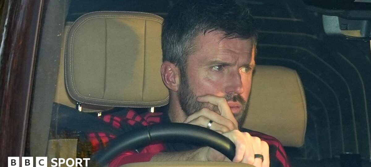 Carrick to stay in charge of Man Utd for Chelsea game