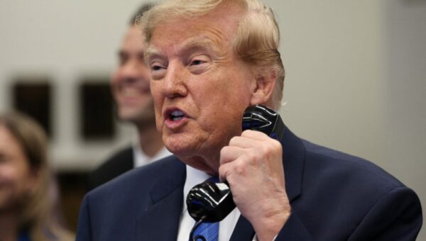 Trump reinstates rallies in Kansas, Iowa before midterms