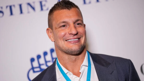Rob Gronkowski names whether he’d prefer to play with Drake Maye or Caleb Williams