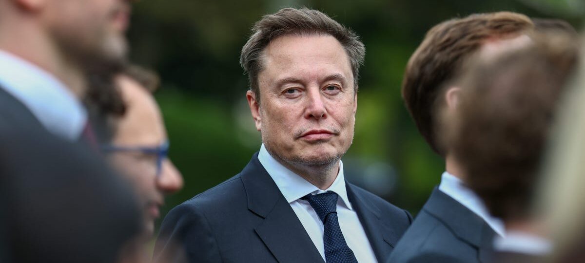 Elon Musk says he'll give every child in America a share in SpaceX