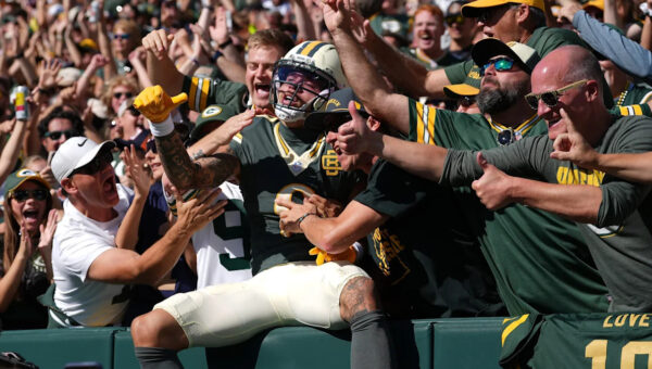 How to watch GB Packers vs Dallas Cowboys on Sunday Night Football for free
