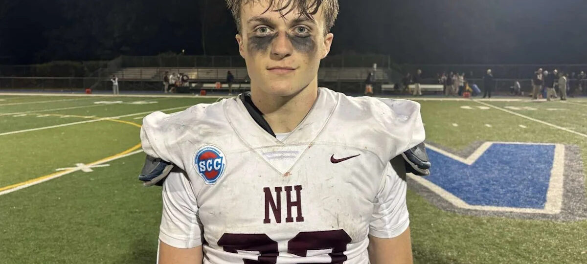 North Haven football rolls past Notre Dame-West Haven as Avery Hartline scores 4 touchdowns