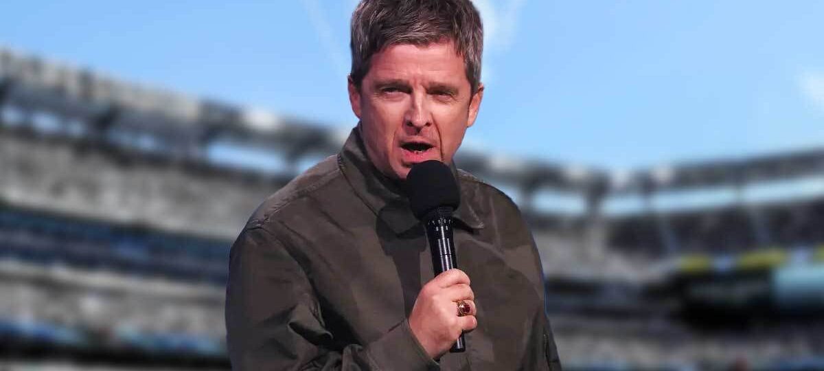 Oasis’ Noel Gallagher looked completely unamused at Jets vs. Dolphins
