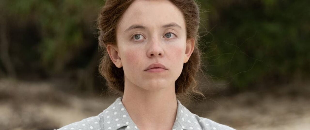 Sydney Sweeney's R-Rated Movie With Ana De Armas & Vanessa Kirby On Netflix Deserves A Second Look