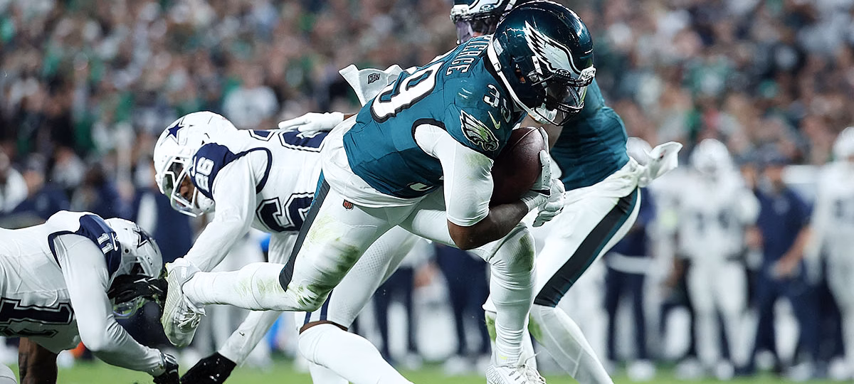 Eagles place Dameon Pierce on IR, signs ex-Cowboys rusher to active roster