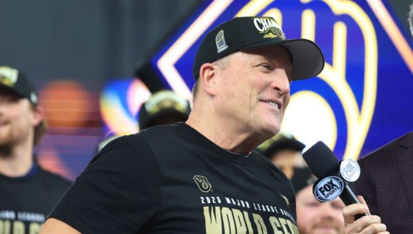 Brewers’ Pat Murphy Disses Yankees During World Series Celebration