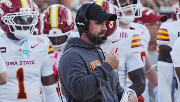 Iowa State football’s Makai Sat exits Arizona game with injury