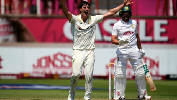 Australia takes control of 1st test vs South Africa, reducing home side to 115-4 at lunch of 3rd day