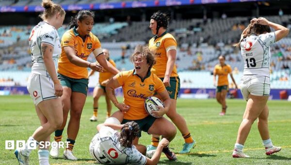 Eight-try Australia send Scotland to eighth straight defeat