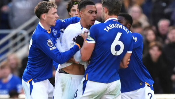 Neto double earns Chelsea a win at Everton in Premier League amid head-injury concern for Martinez