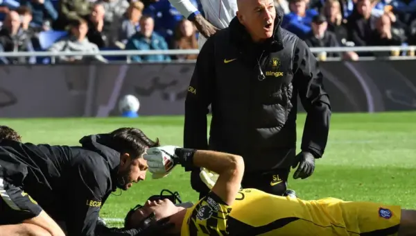 Chelsea goalkeeper Emiliano Martinez targets early return from injury