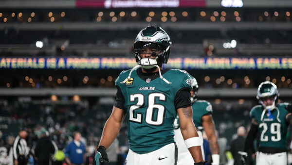 Saquon Barkley scores on second carry for 7-3 Eagles lead