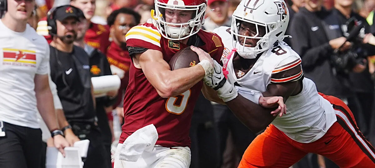Backup quarterback Connor Moberly starts second half for Iowa State