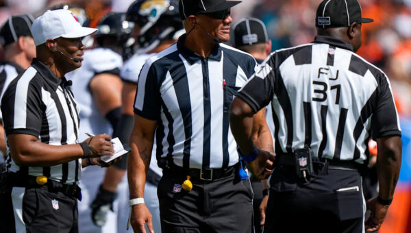 CBS announcer says official missed Bengals-Jaguars final-drive penalty