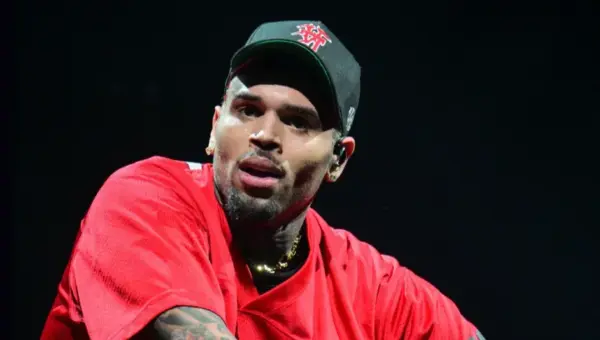 US singer Chris Brown avoids jail over UK nightclub brawl