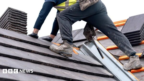 Roofing scammers con homeowners out of thousands of pounds