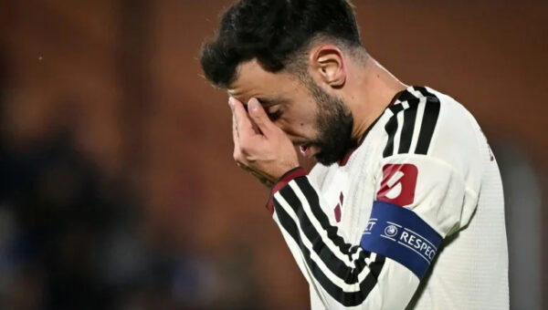 Fernandes laments ‘mood of defeat’ as Man Utd crumble in Como
