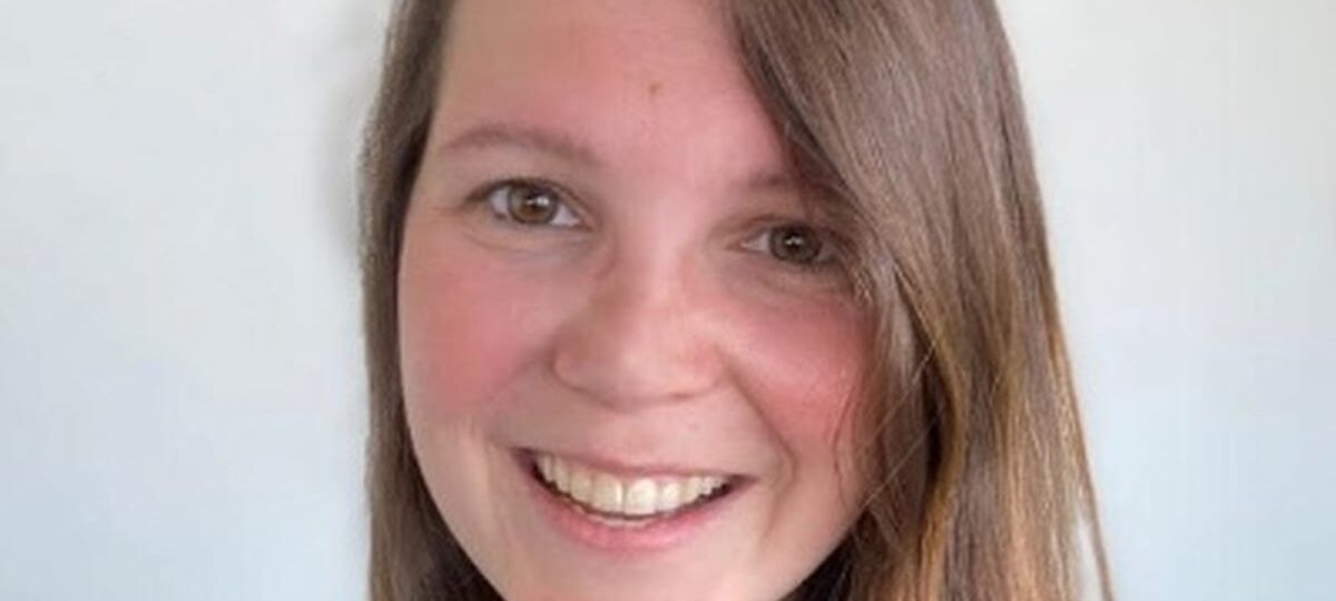 I reached Coast FIRE at 34 on a teacher's salary. Here's how I did it while still enjoying life.