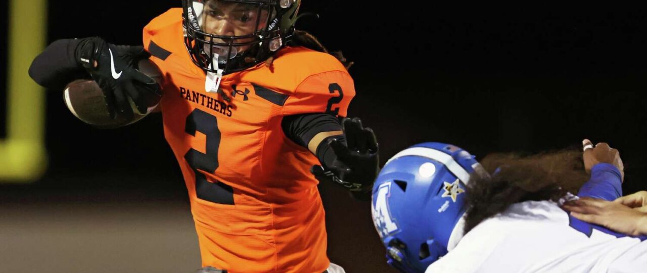 Medina Valley rushing duo powers Panthers over MacArthur
