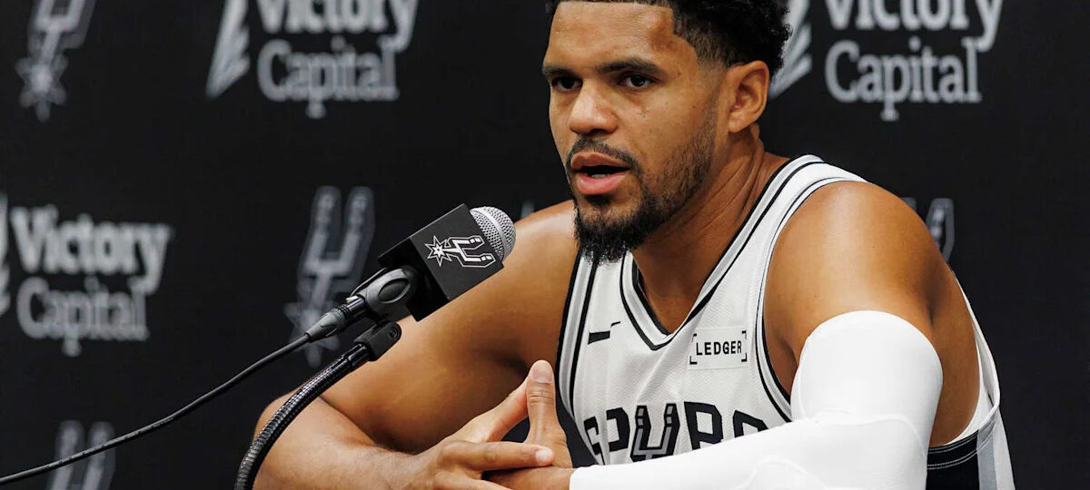 Spurs list Tobias Harris as questionable for season opener due to injury
