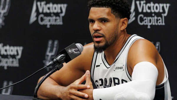 Spurs list Tobias Harris as questionable for season opener due to injury